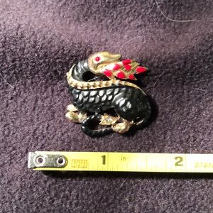 Dragon pin
